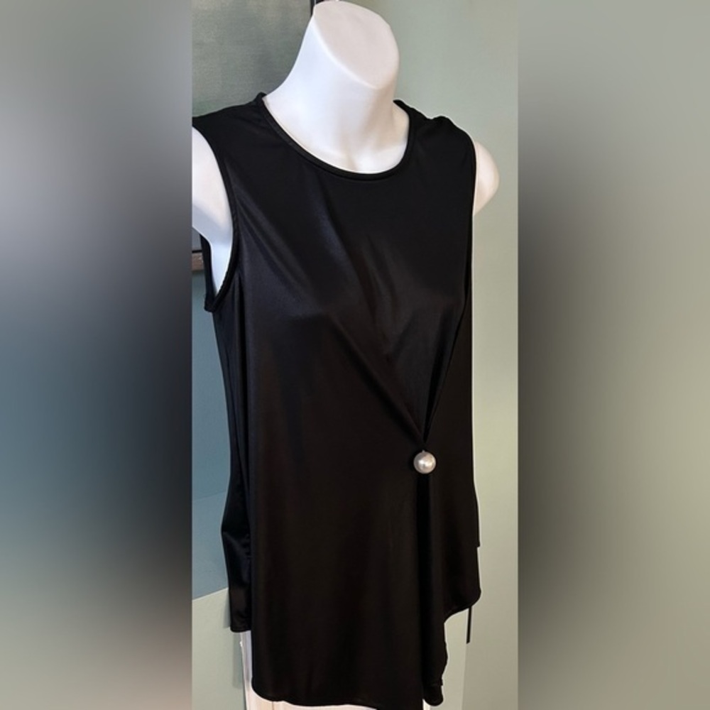ZARA Size Small Oversized Faux Pearl As Focal Point